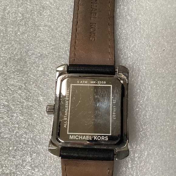 Michael Kors Mini Emery Silver Dial Black Leather Ladies Watch MK2359 - Picture 6 of 16